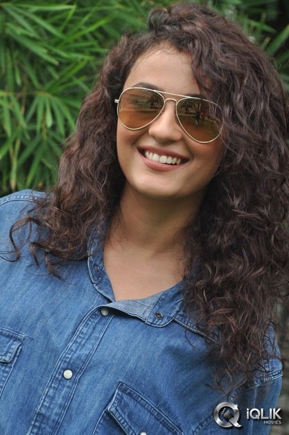 Seerat-Kapoor-at-Run-Raja-Run-Press-Meet